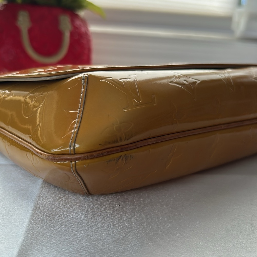 Louis Vuitton Vernis Shoulder bag. Authentic Good CONDITION - Picture 2 of 16